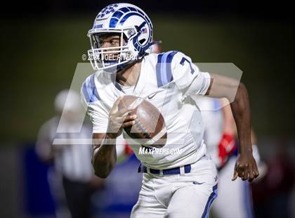 Thumbnail 1 in Alief Elsik vs. Katy (UIL Football 6A D1 Region III Bi-District Playoff) photogallery.