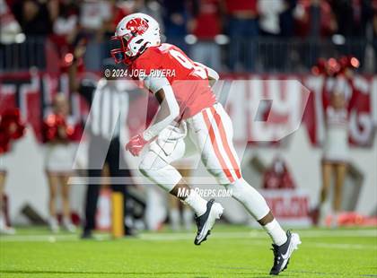 Thumbnail 2 in Alief Elsik vs. Katy (UIL Football 6A D1 Region III Bi-District Playoff) photogallery.
