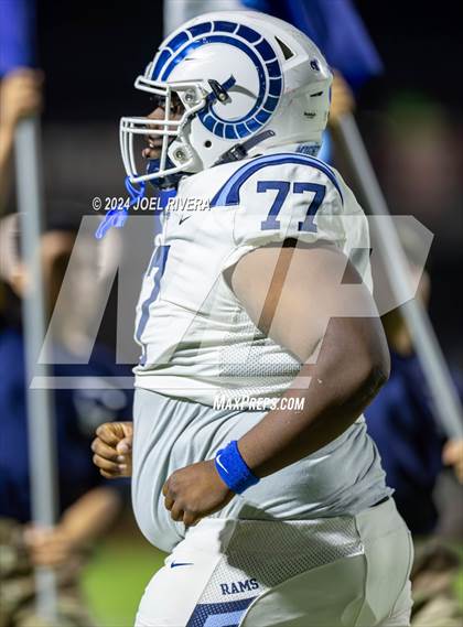 Thumbnail 2 in Alief Elsik vs. Katy (UIL Football 6A D1 Region III Bi-District Playoff) photogallery.