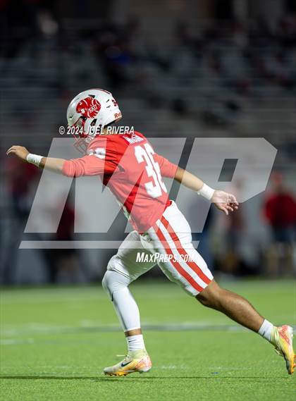 Thumbnail 1 in Alief Elsik vs. Katy (UIL Football 6A D1 Region III Bi-District Playoff) photogallery.