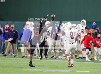 Thumbnail 2 in Allen vs. Trinity (UIL 6A Division 1 Region Playoff) photogallery.