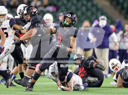 Thumbnail 1 in Allen vs. Trinity (UIL 6A Division 1 Region Playoff) photogallery.
