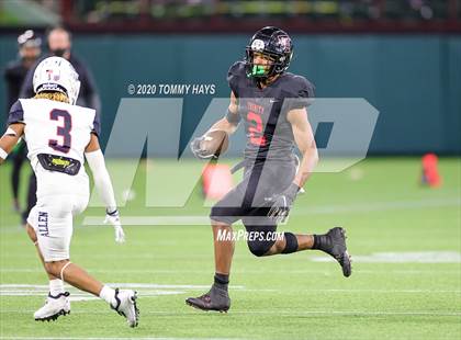 Thumbnail 2 in Allen vs. Trinity (UIL 6A Division 1 Region Playoff) photogallery.