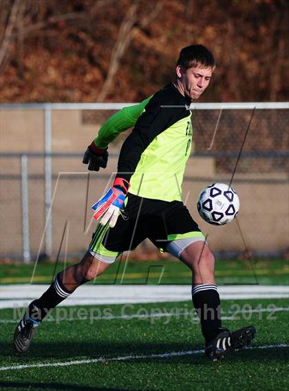 Thumbnail 2 in Farmington vs. Avon (CIAC Class L Final) photogallery.