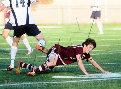 Thumbnail 3 in Farmington vs. Avon (CIAC Class L Final) photogallery.
