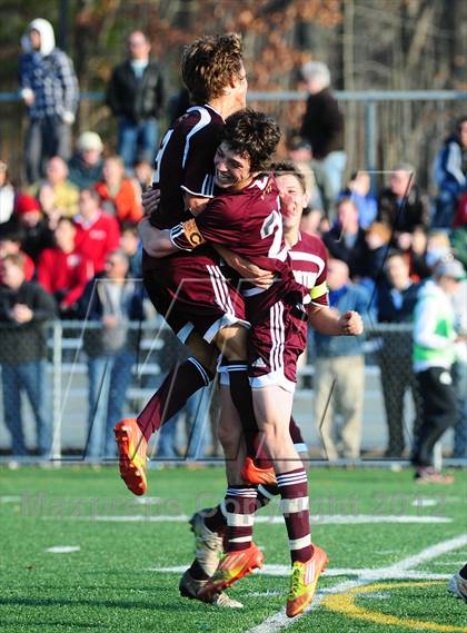 Thumbnail 3 in Farmington vs. Avon (CIAC Class L Final) photogallery.