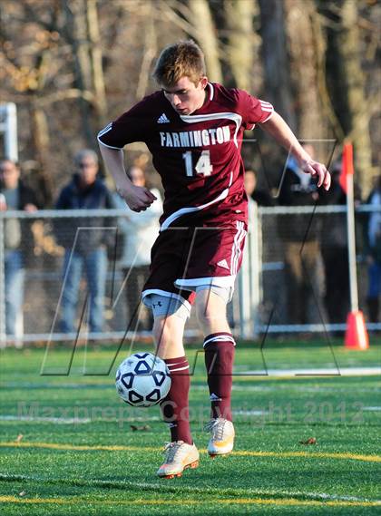 Thumbnail 3 in Farmington vs. Avon (CIAC Class L Final) photogallery.