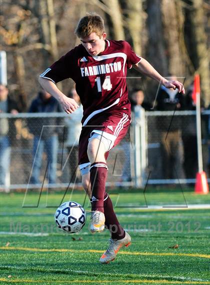 Thumbnail 2 in Farmington vs. Avon (CIAC Class L Final) photogallery.
