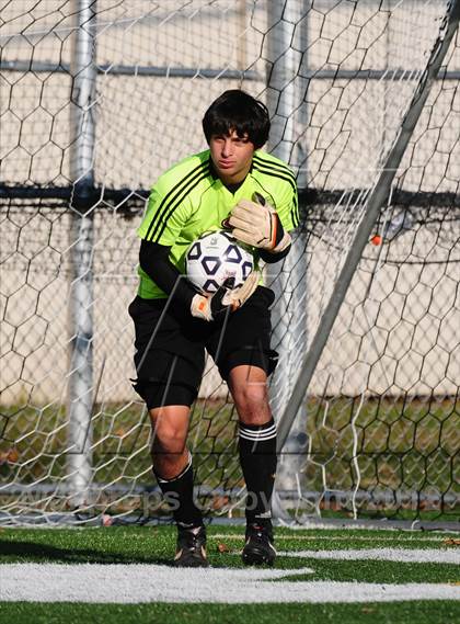 Thumbnail 3 in Farmington vs. Avon (CIAC Class L Final) photogallery.
