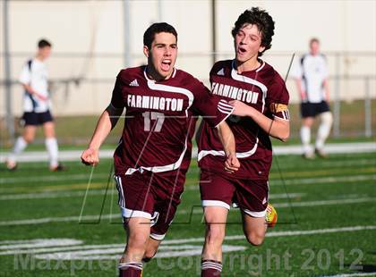 Thumbnail 2 in Farmington vs. Avon (CIAC Class L Final) photogallery.