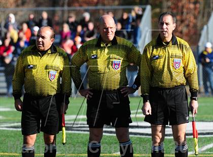 Thumbnail 2 in Farmington vs. Avon (CIAC Class L Final) photogallery.