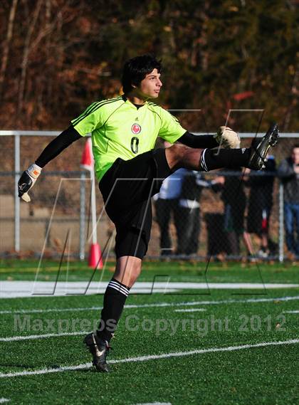 Thumbnail 3 in Farmington vs. Avon (CIAC Class L Final) photogallery.