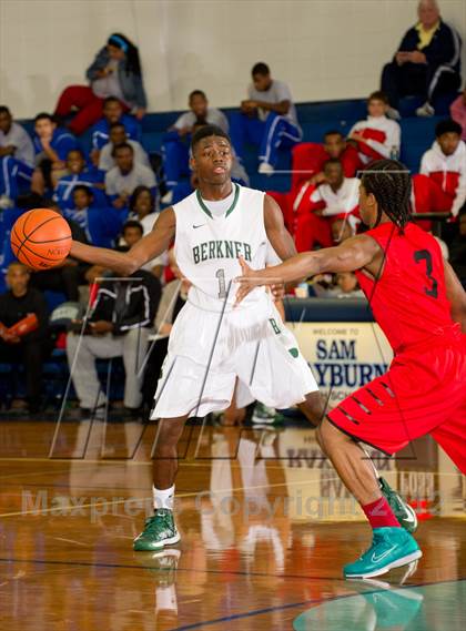 Thumbnail 3 in Berkner [L. V.] vs Spring Westfield (McDonalds's Texas Invitational) photogallery.