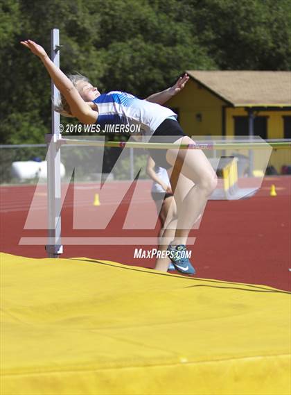 Thumbnail 2 in Sierra Foothill League Tri Meet photogallery.