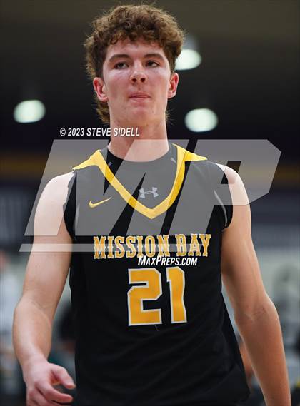 Thumbnail 3 in Crespi vs. Mission Bay (The Holiday Classic) photogallery.