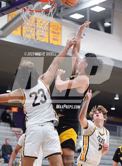 Thumbnail 3 in Crespi vs. Mission Bay (The Holiday Classic) photogallery.
