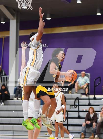 Thumbnail 2 in Crespi vs. Mission Bay (The Holiday Classic) photogallery.