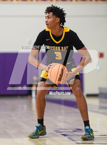 Thumbnail 1 in Crespi vs. Mission Bay (The Holiday Classic) photogallery.