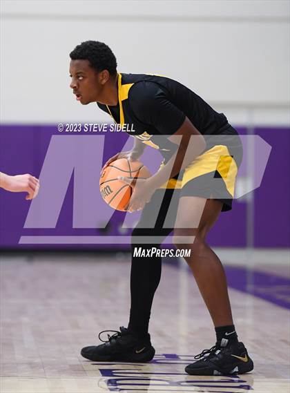 Thumbnail 3 in Crespi vs. Mission Bay (The Holiday Classic) photogallery.