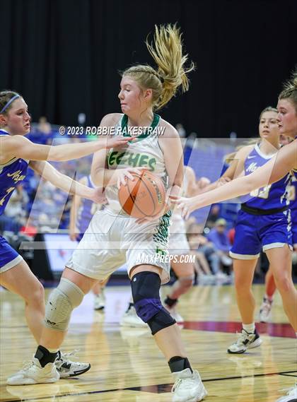Thumbnail 2 in Neches vs. Nazareth (UIL 1A Basketball State Semifinal) photogallery.