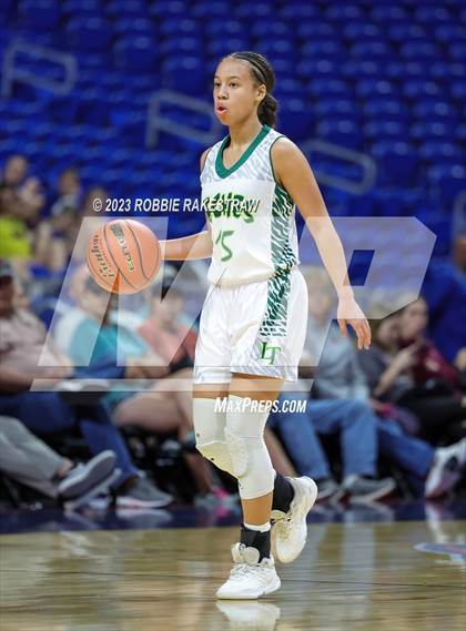 Thumbnail 1 in Neches vs. Nazareth (UIL 1A Basketball State Semifinal) photogallery.
