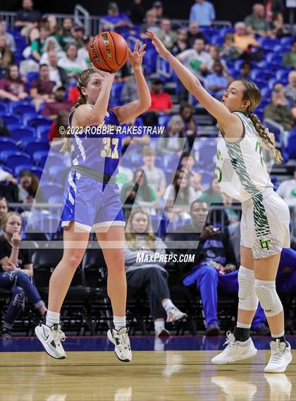 Thumbnail 2 in Neches vs. Nazareth (UIL 1A Basketball State Semifinal) photogallery.