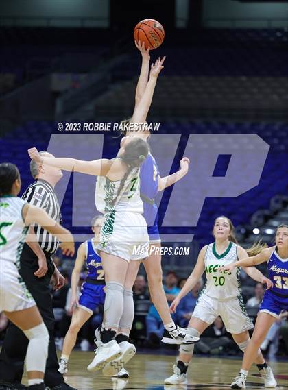 Thumbnail 2 in Neches vs. Nazareth (UIL 1A Basketball State Semifinal) photogallery.