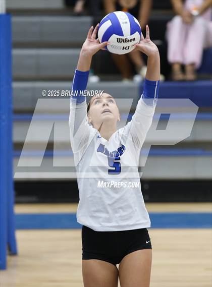 Thumbnail 1 in Foard @ Maiden photogallery.