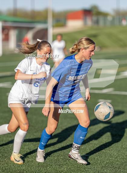 Thumbnail 2 in Kearney vs. Lincoln East photogallery.