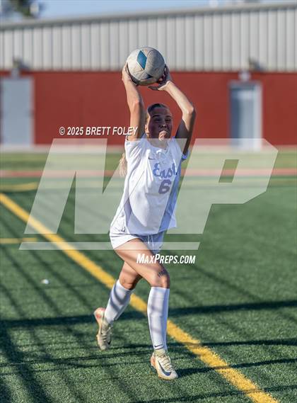 Thumbnail 1 in Kearney vs. Lincoln East photogallery.