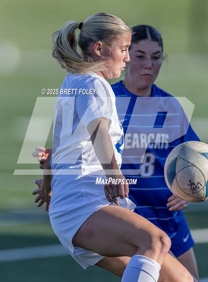Thumbnail 2 in Kearney vs. Lincoln East photogallery.