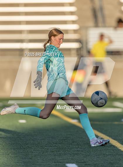 Thumbnail 1 in Kearney vs. Lincoln East photogallery.