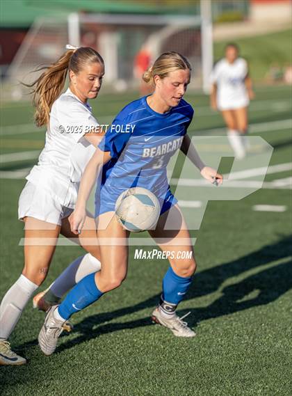 Thumbnail 3 in Kearney vs. Lincoln East photogallery.
