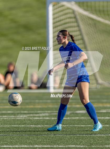 Thumbnail 2 in Kearney vs. Lincoln East photogallery.