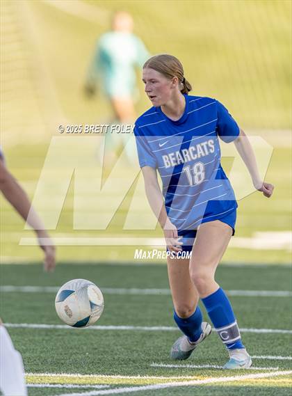 Thumbnail 3 in Kearney vs. Lincoln East photogallery.