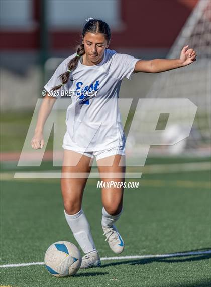 Thumbnail 2 in Kearney vs. Lincoln East photogallery.