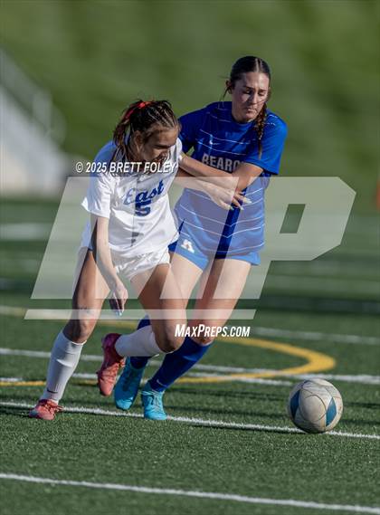 Thumbnail 3 in Kearney vs. Lincoln East photogallery.