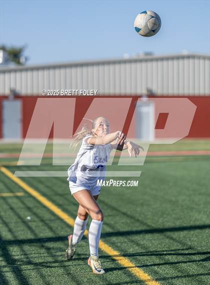 Thumbnail 3 in Kearney vs. Lincoln East photogallery.
