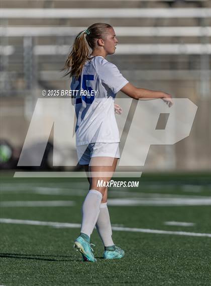 Thumbnail 3 in Kearney vs. Lincoln East photogallery.