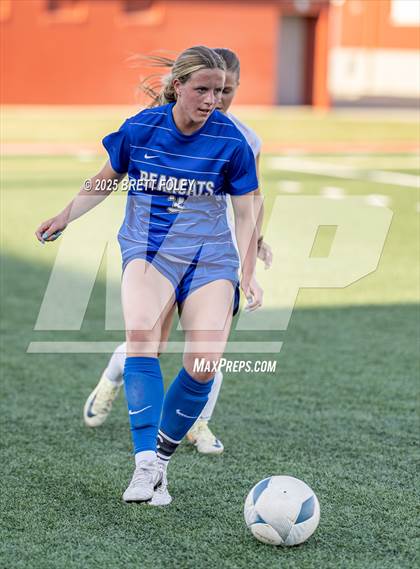Thumbnail 3 in Kearney vs. Lincoln East photogallery.