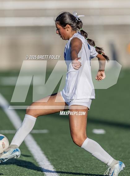 Thumbnail 1 in Kearney vs. Lincoln East photogallery.