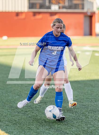 Thumbnail 3 in Kearney vs. Lincoln East photogallery.