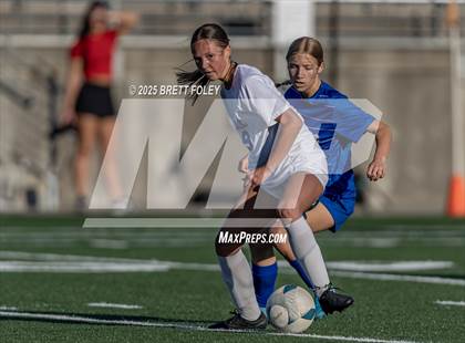 Thumbnail 3 in Kearney vs. Lincoln East photogallery.
