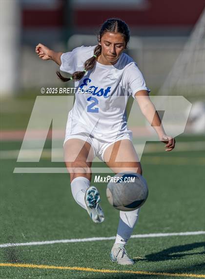 Thumbnail 2 in Kearney vs. Lincoln East photogallery.