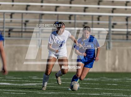 Thumbnail 2 in Kearney vs. Lincoln East photogallery.