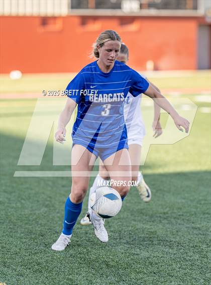 Thumbnail 2 in Kearney vs. Lincoln East photogallery.
