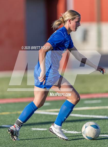 Thumbnail 3 in Kearney vs. Lincoln East photogallery.