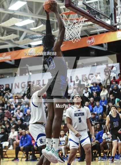 Thumbnail 3 in Newton vs. IMG Academy (Spalding Hoophall Classic) photogallery.