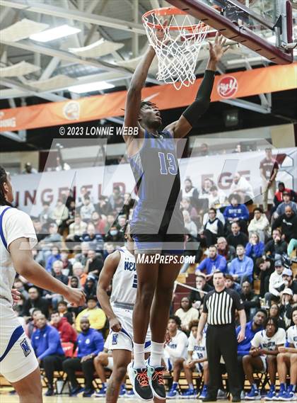 Thumbnail 2 in Newton vs. IMG Academy (Spalding Hoophall Classic) photogallery.