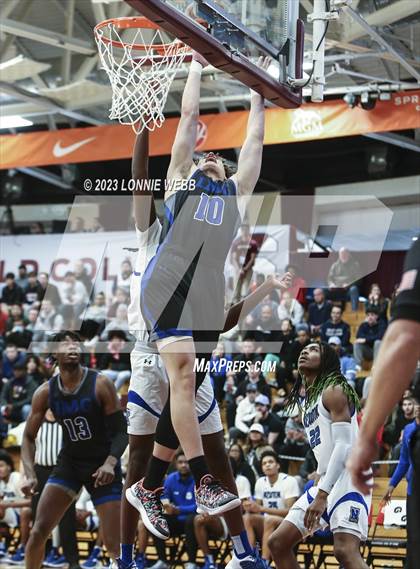 Thumbnail 3 in Newton vs. IMG Academy (Spalding Hoophall Classic) photogallery.